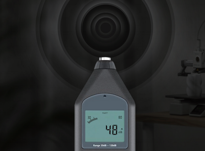 主动降噪及静音模式可使 A1 的工作噪声水平低于 48 分 贝。即使在打印机工作间小憩，也不用怕被打扰。